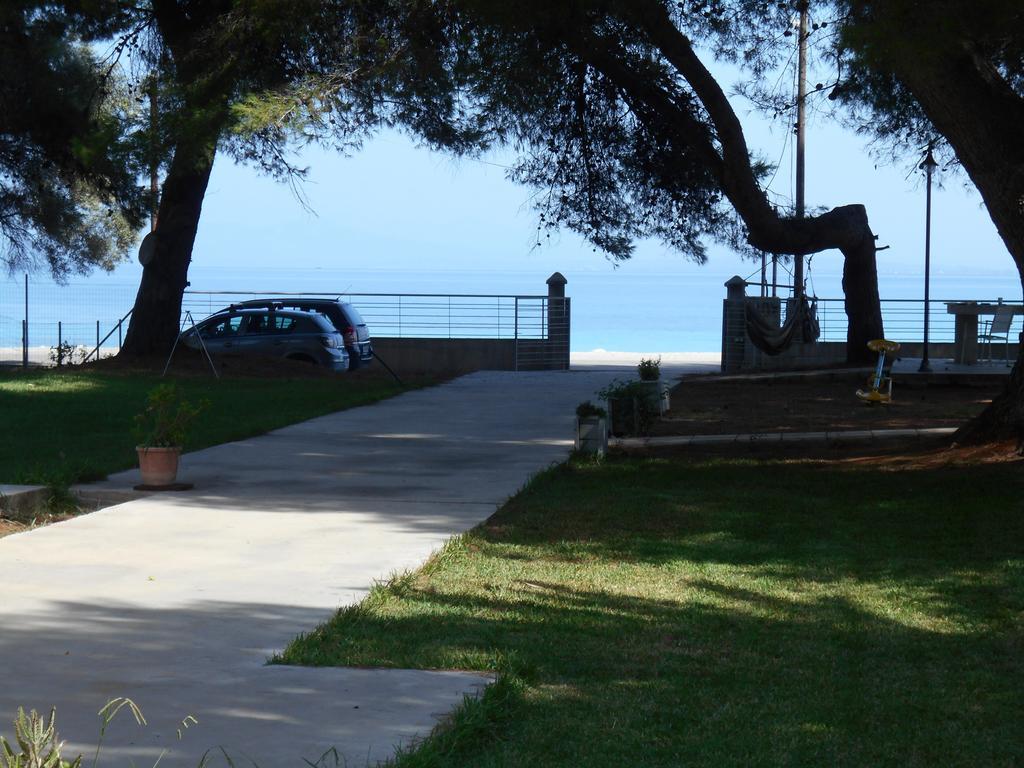 Brunello Seaside Apartments Lefkada City Exterior foto